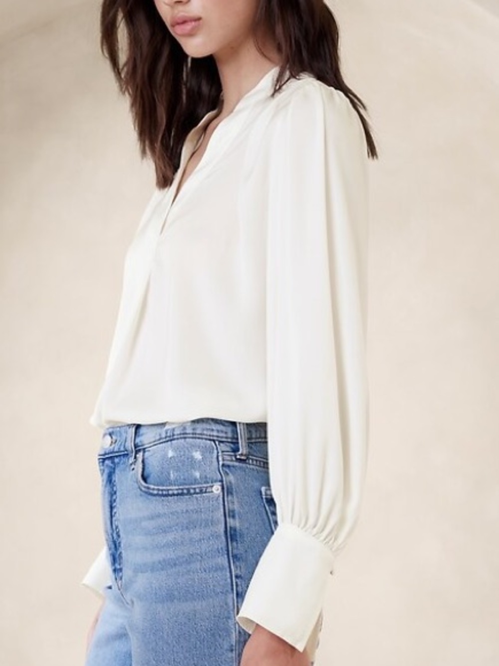 Banana Republic Factory Cream Long-Sleeve Split-Neck Blouse